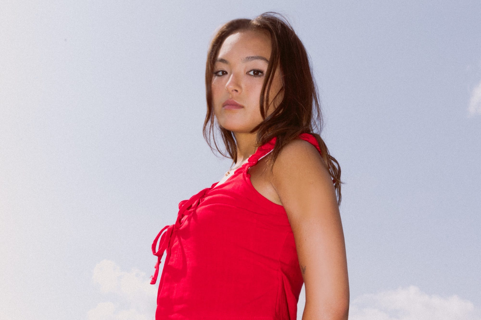 aimei 媚 in a red dress