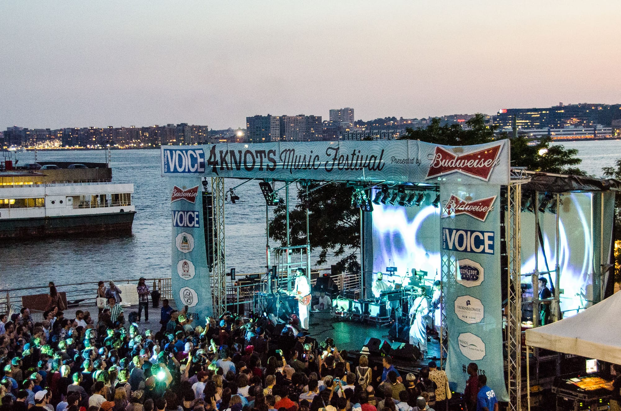 Awesome and Diverse Performances at the 4Knots Festival 2015