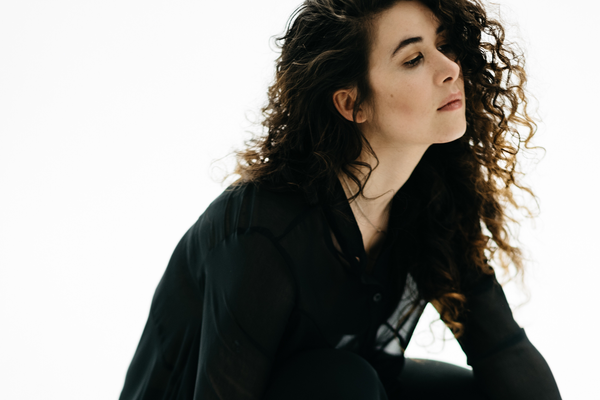 SONG PICK: Sara Hartman - Dance With a Ghost (Video)